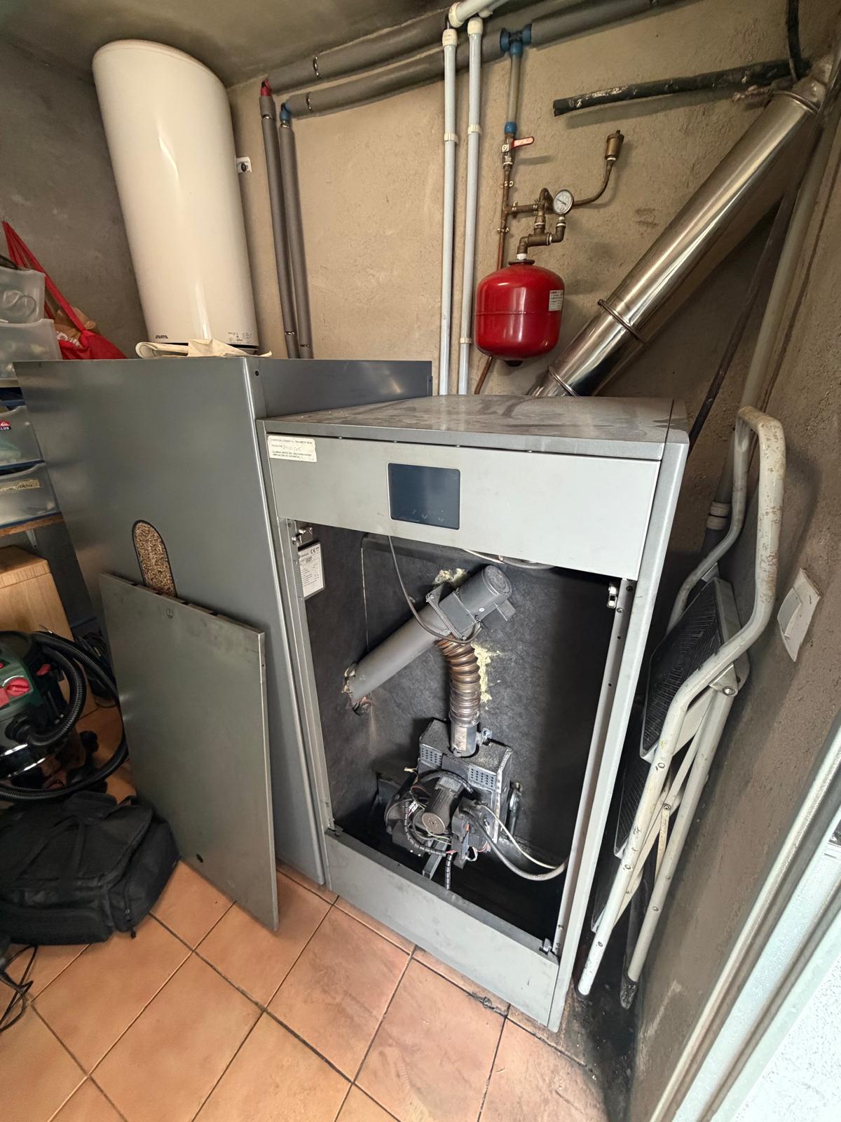 Instalación de caldera moderna